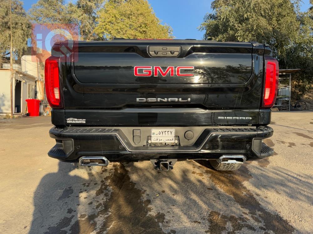 GMC Sierra